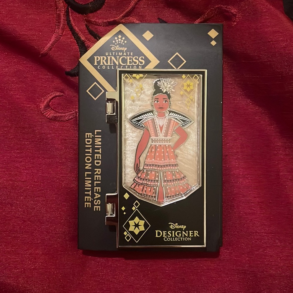 Moana Disney designer collection pin